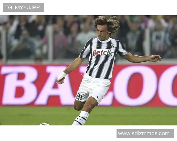 高清足球球星壁纸背景墙精选，让您的空间充满运动魅力与激情